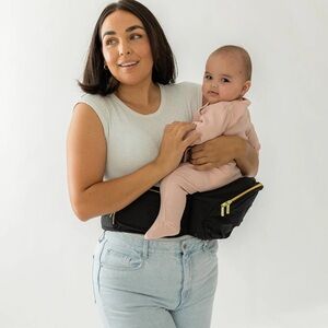 NEW Tushbaby Hip Carrier in Black